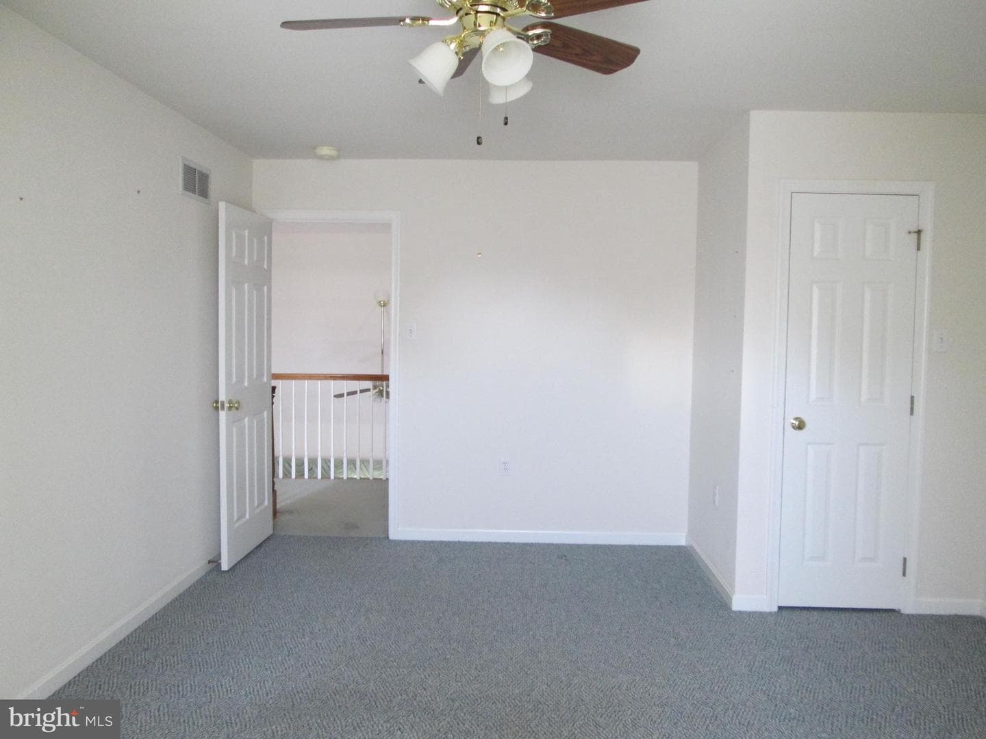 70 Derbyshire Dr photo 15