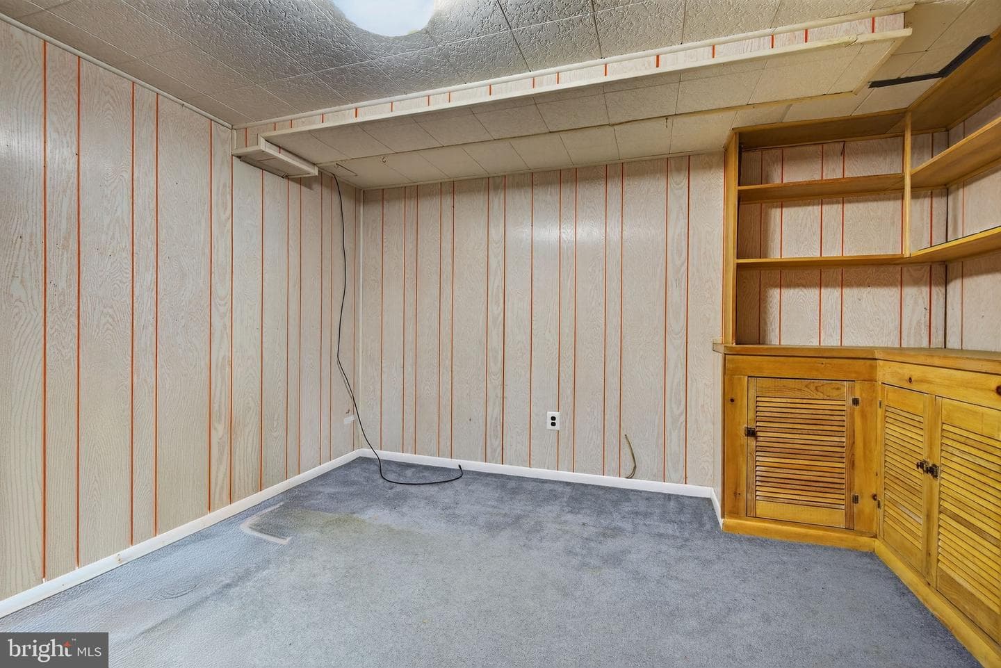 301 E Elmwood Avenue photo 36