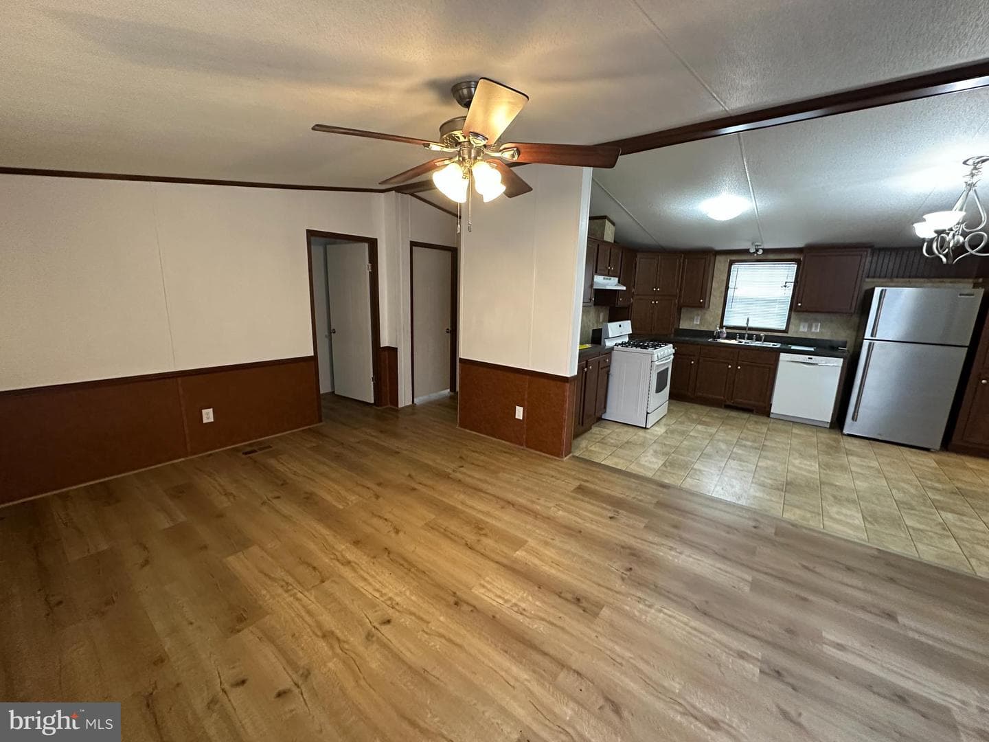 16 Hazel Circle photo 3