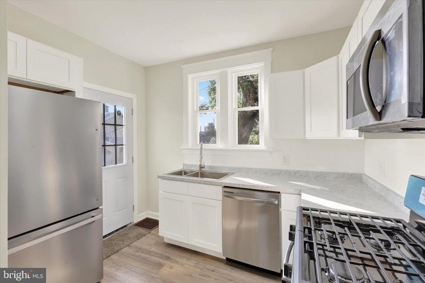 443 N 2nd Street photo 11