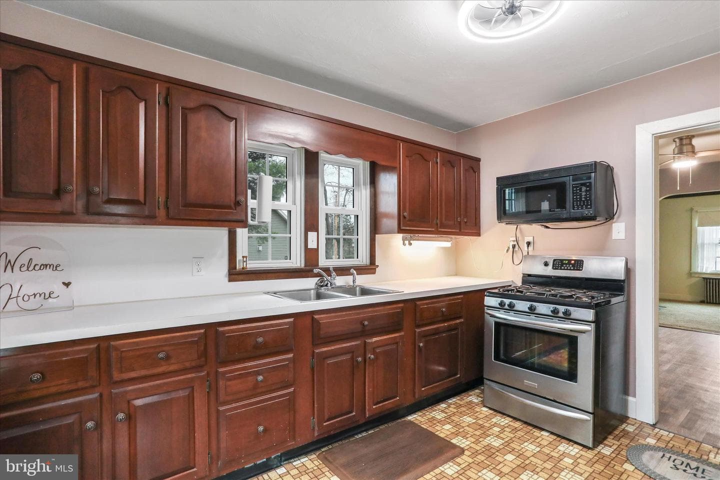 301 Roxbury Road photo 18