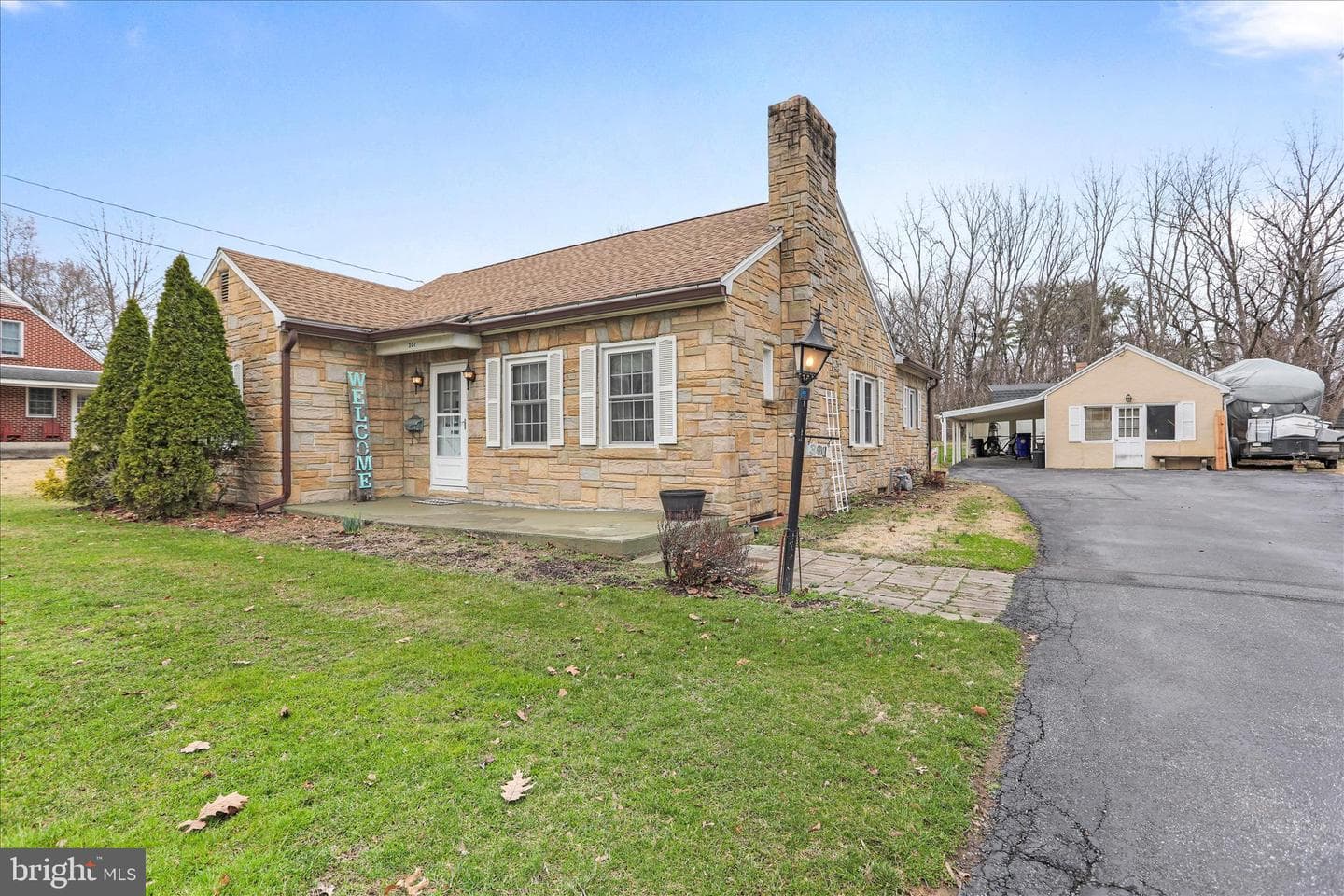 301 Roxbury Road photo 3