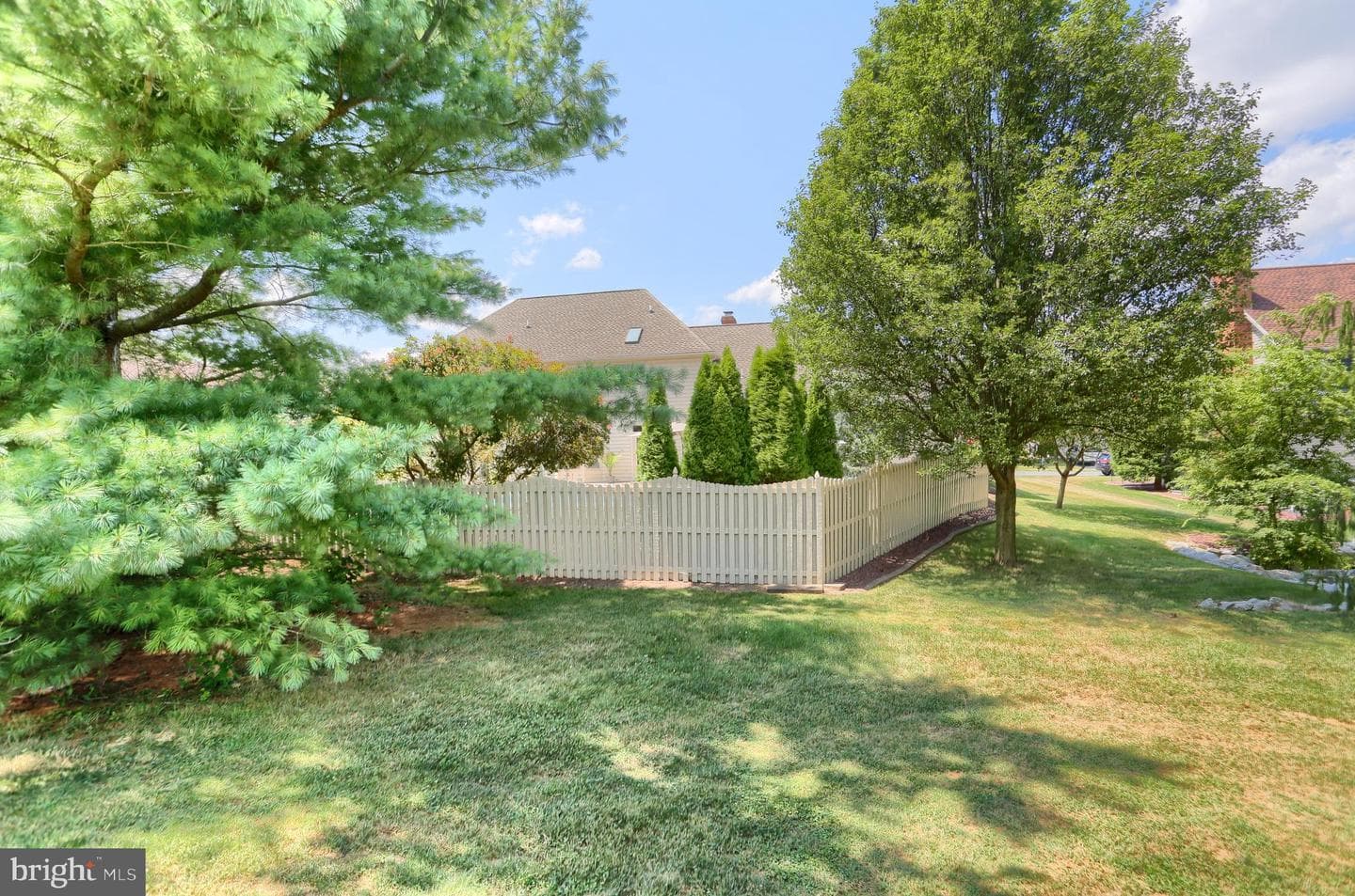 15 Derbyshire Drive photo 11