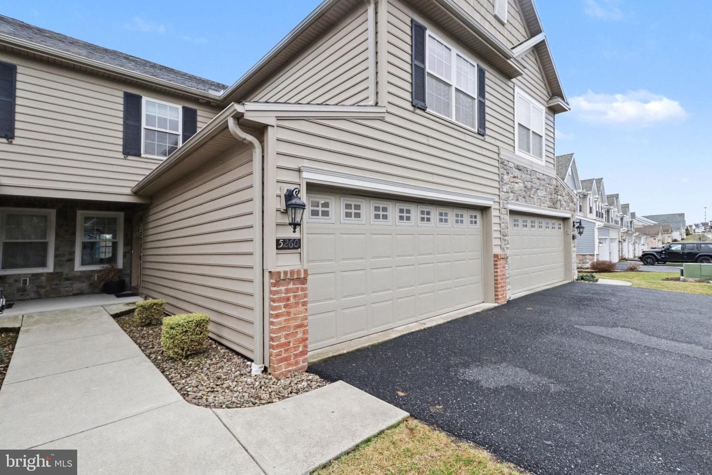 5260 Mendenhall Drive photo 2
