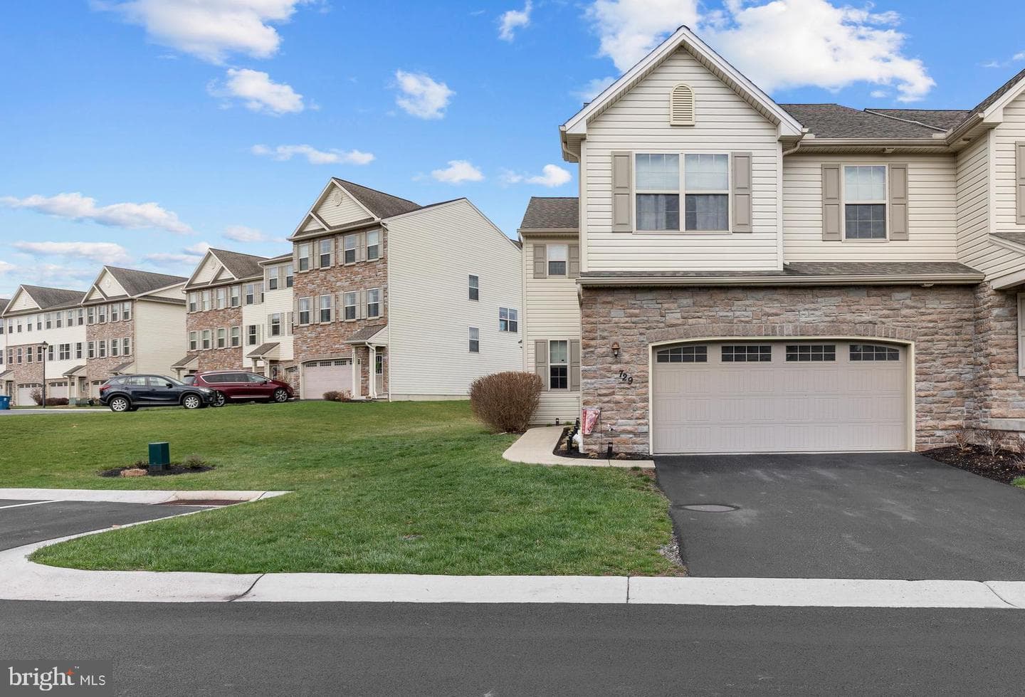 729 Westland Court photo 3