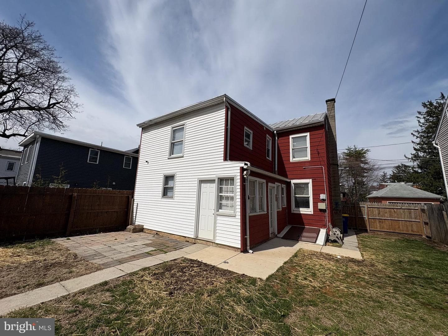 225 W Locust Street photo 26