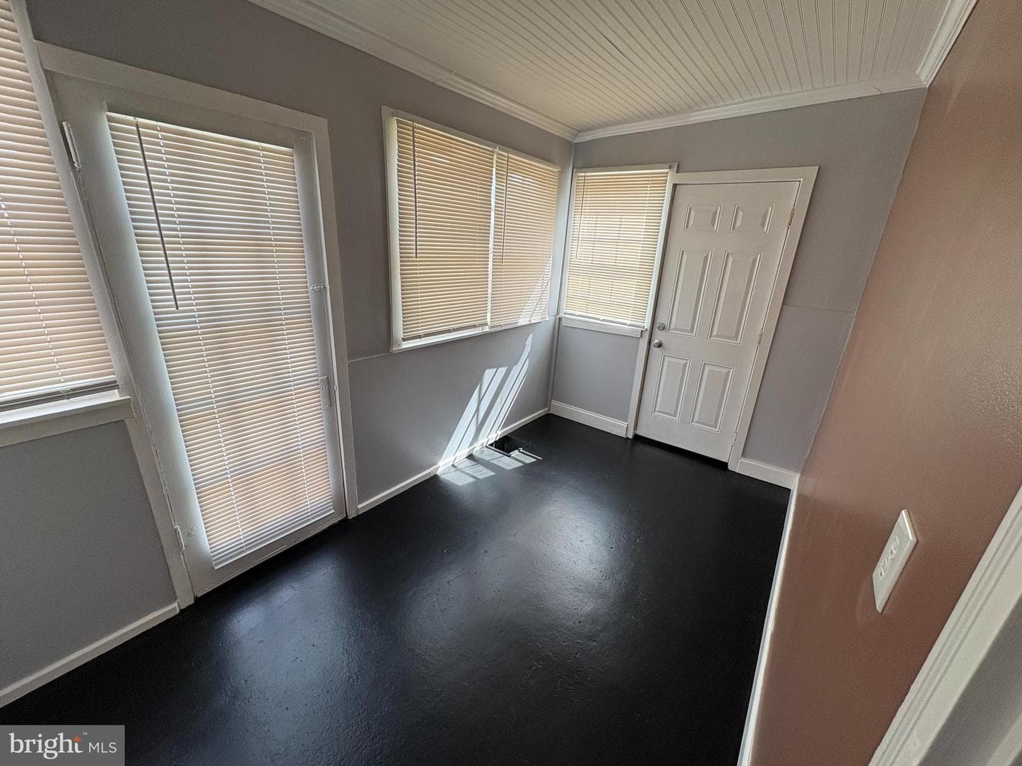 225 W Locust Street photo 7