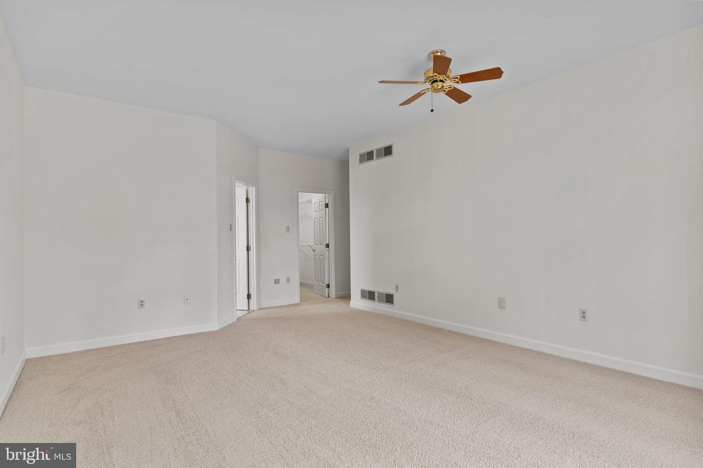 504 Bridgeview Drive photo 29