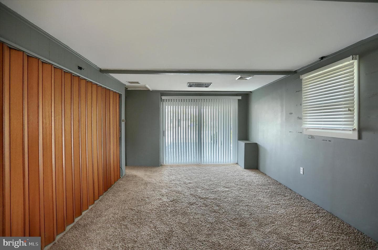 550 Walton Street photo 25