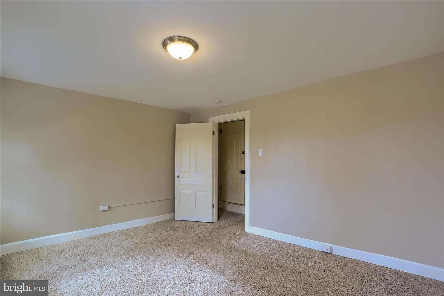 347 E Louther Street photo 15