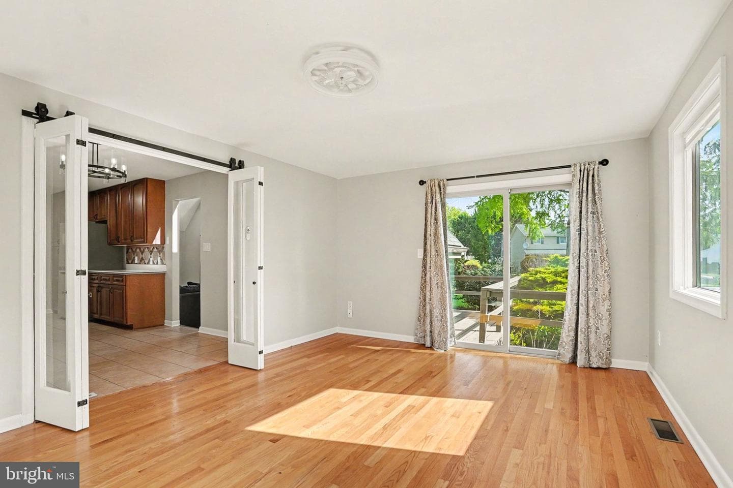 811 Wellington Drive photo 12