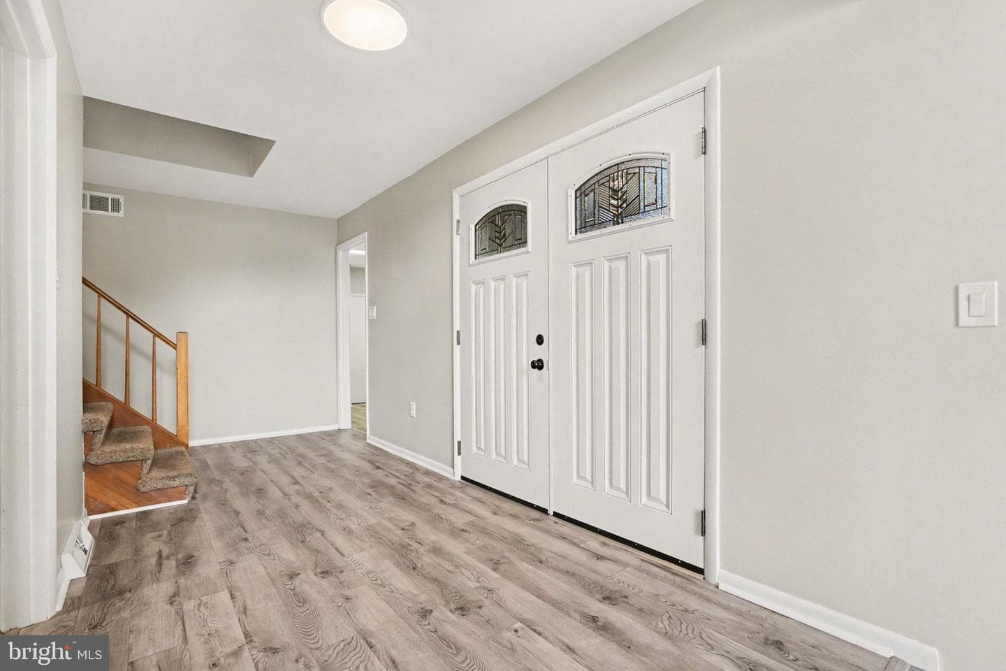 811 Wellington Drive photo 6