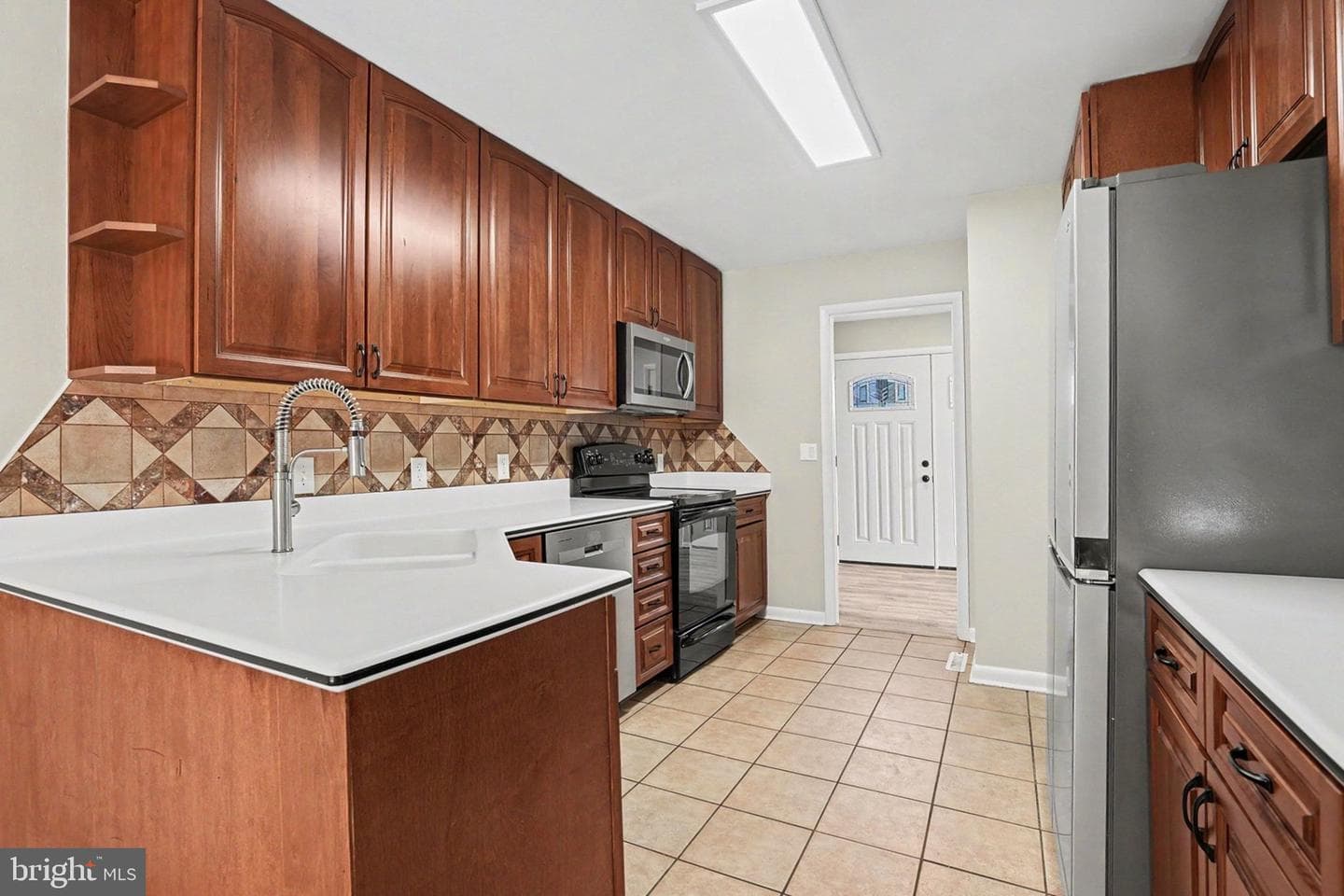 811 Wellington Drive photo 9
