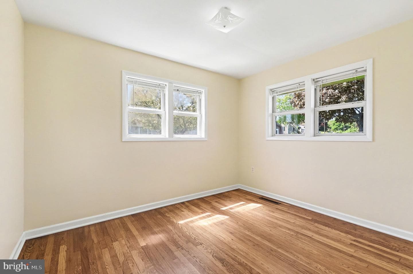 24 Maple Drive photo 14