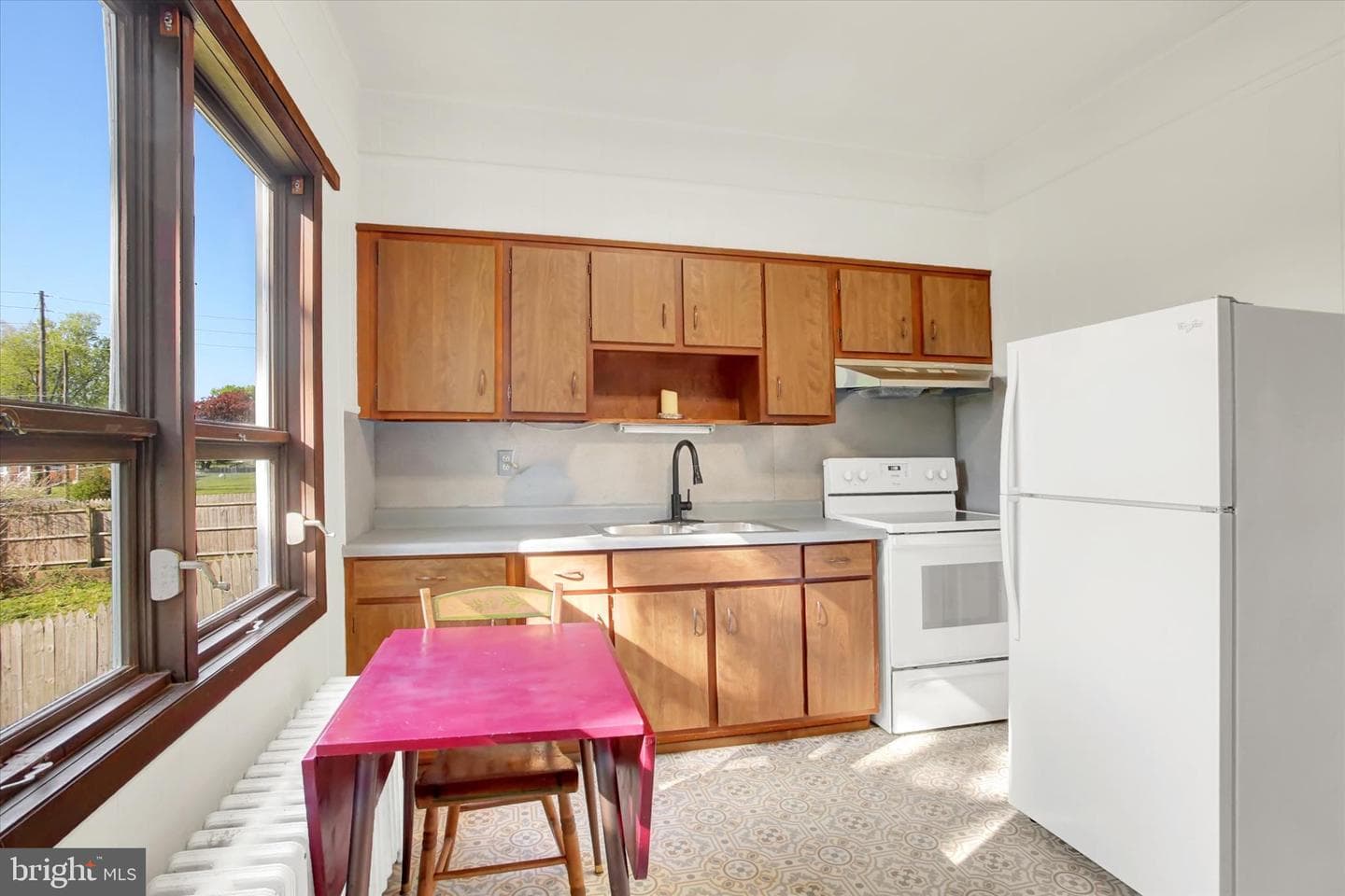 612 2nd St photo 14