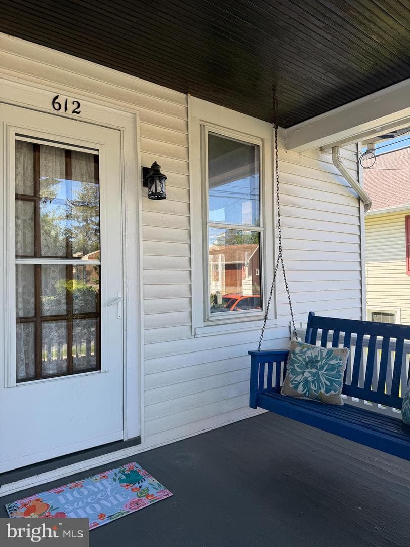 612 2nd St photo 2