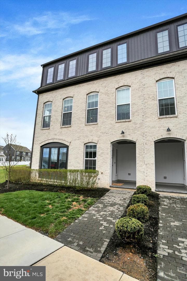 3145 Grove Court photo 6