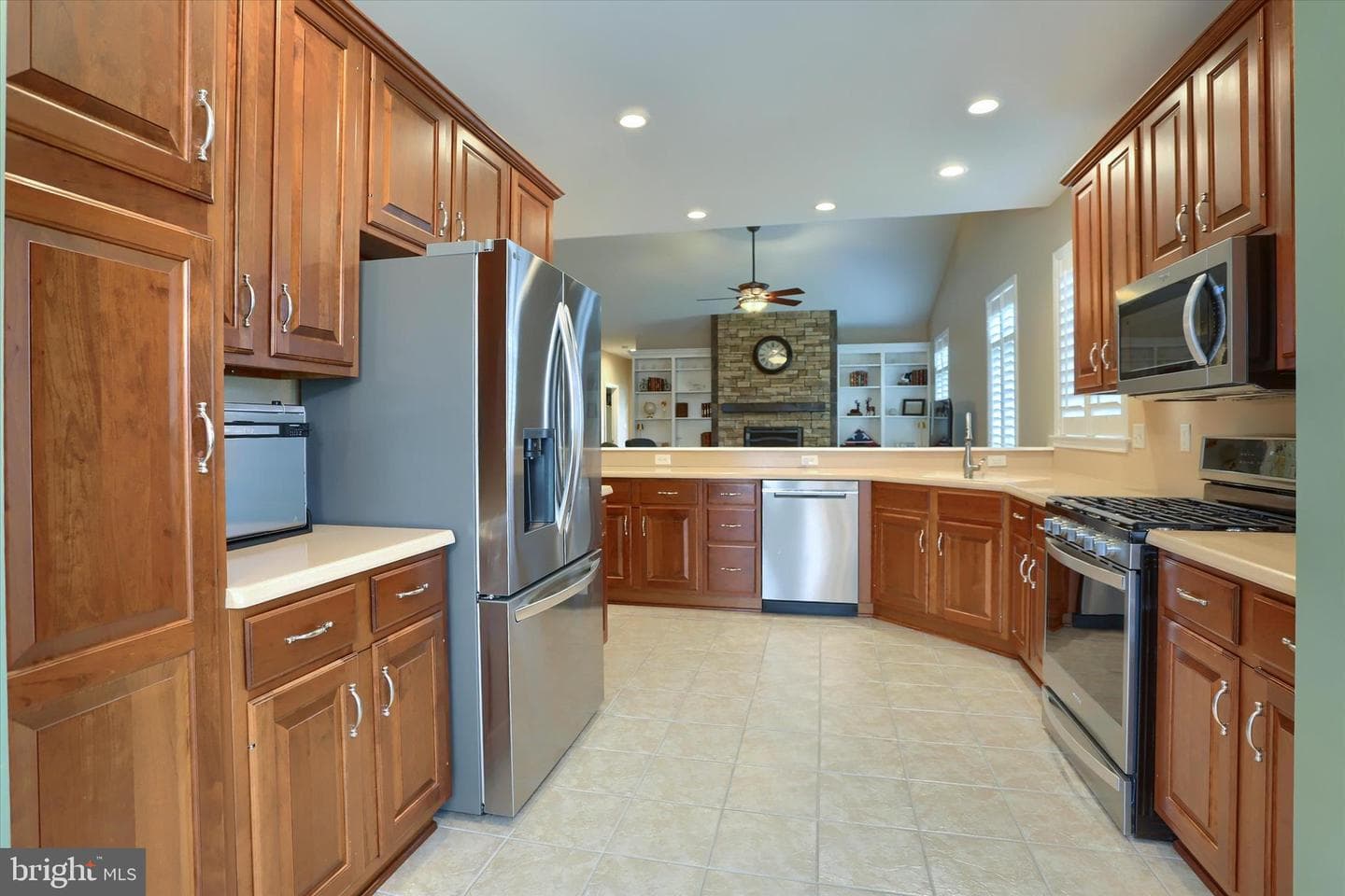 5405 Rivendale Boulevard photo 4