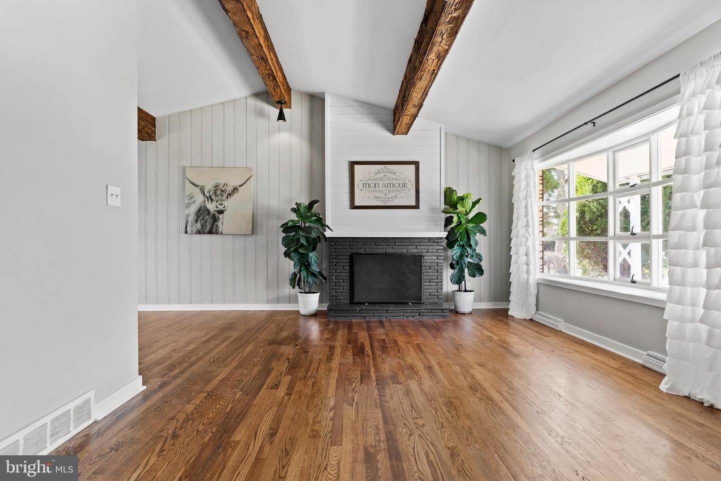 3407 Logan Street photo 4