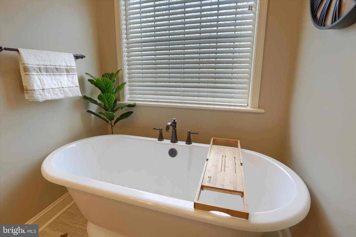 1720 Sawyer Lane photo 33