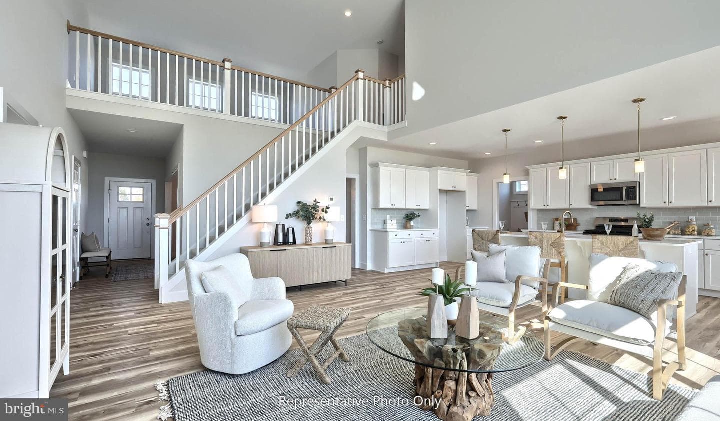 105 Craftsman Drive photo 4