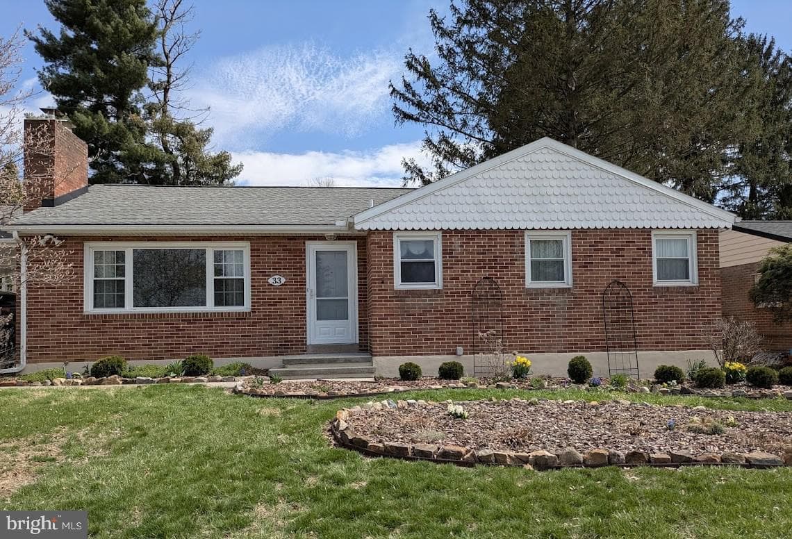 33 Center Drive