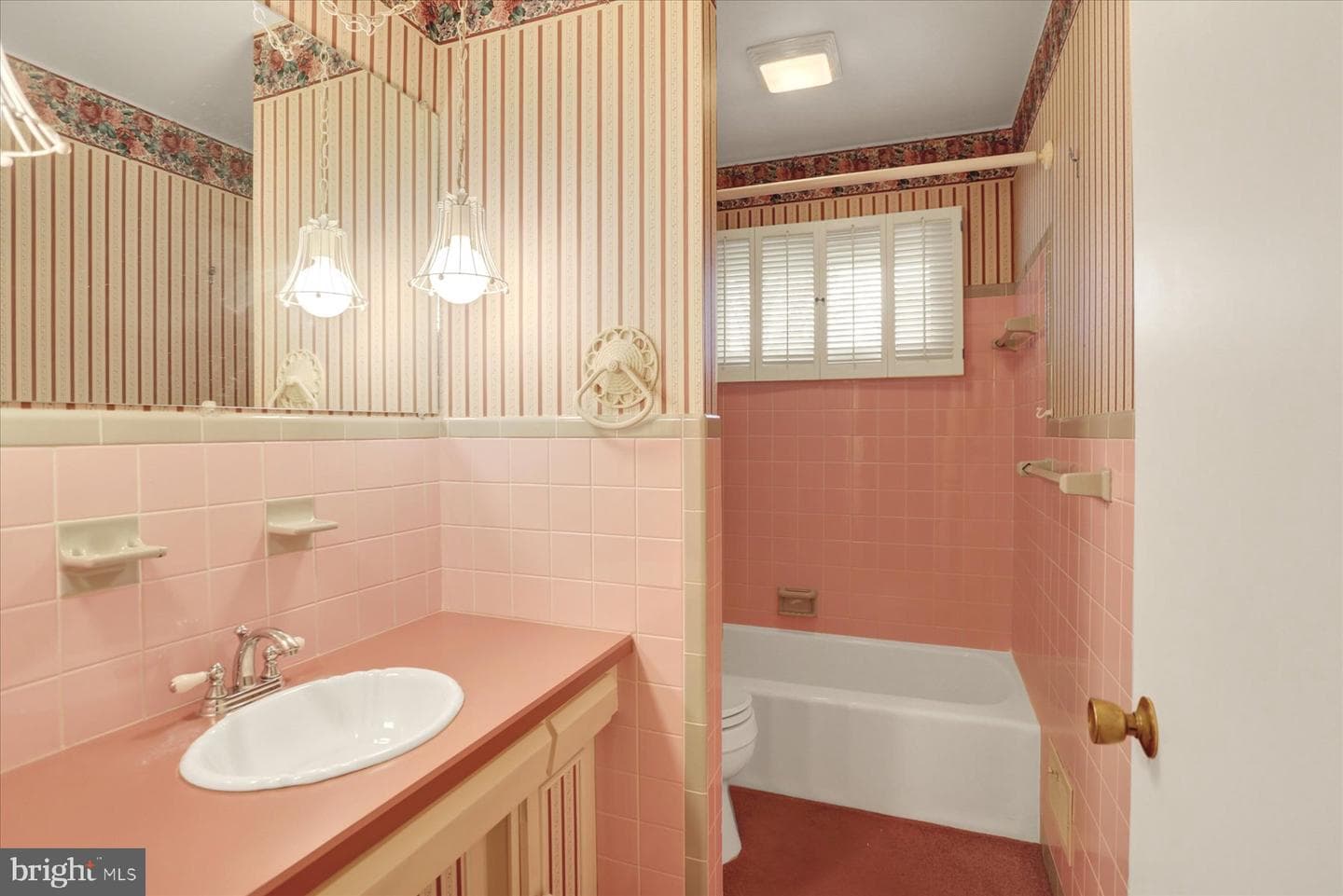 323 Evergreen Street photo 16