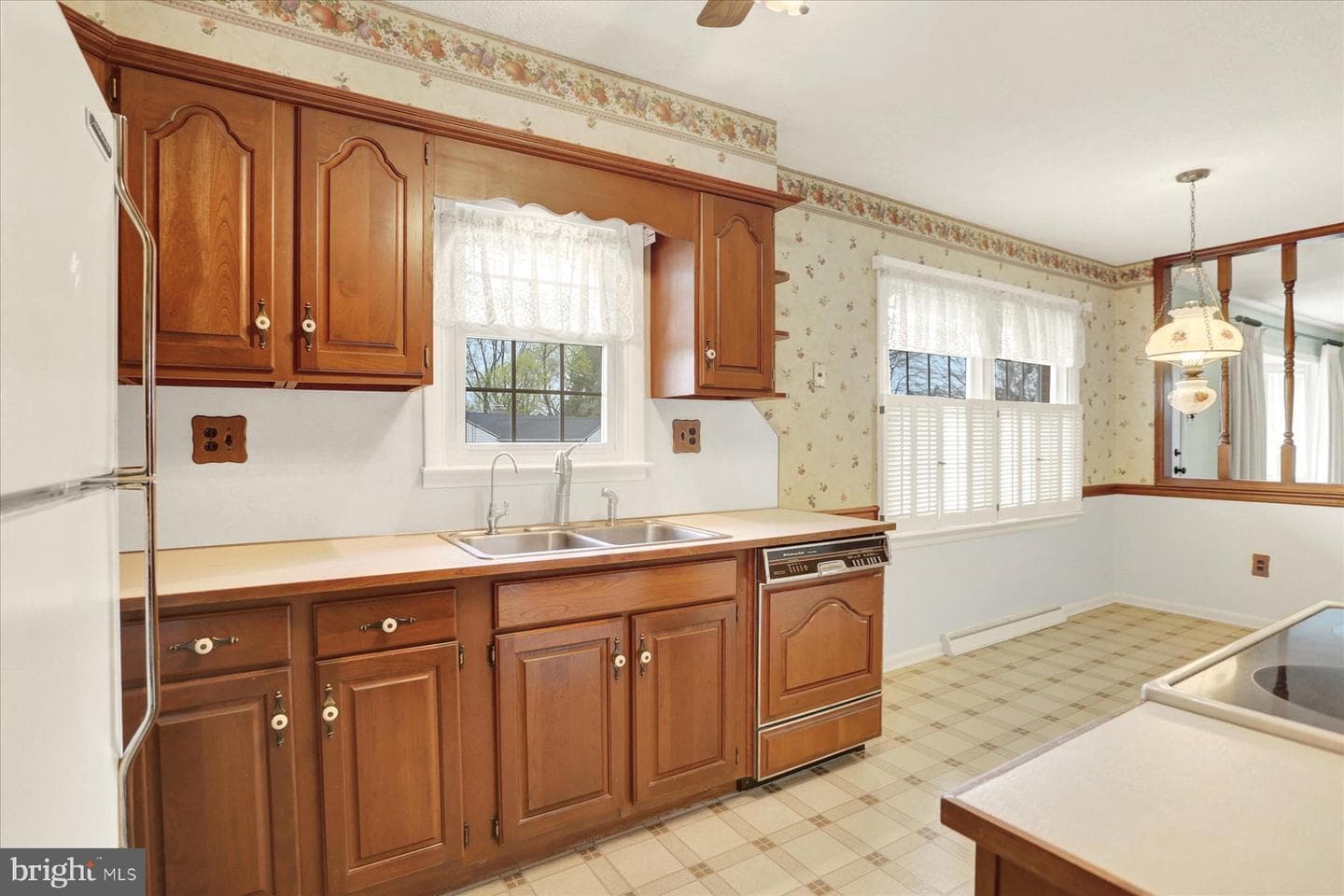 323 Evergreen Street photo 9