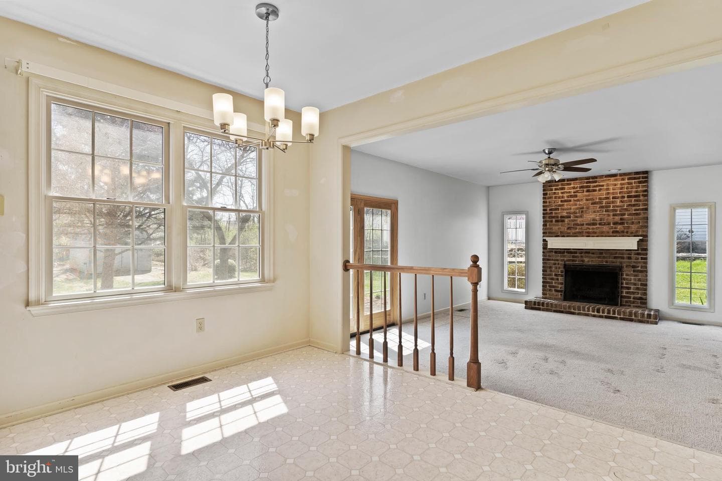 914 Maplewood Lane photo 7