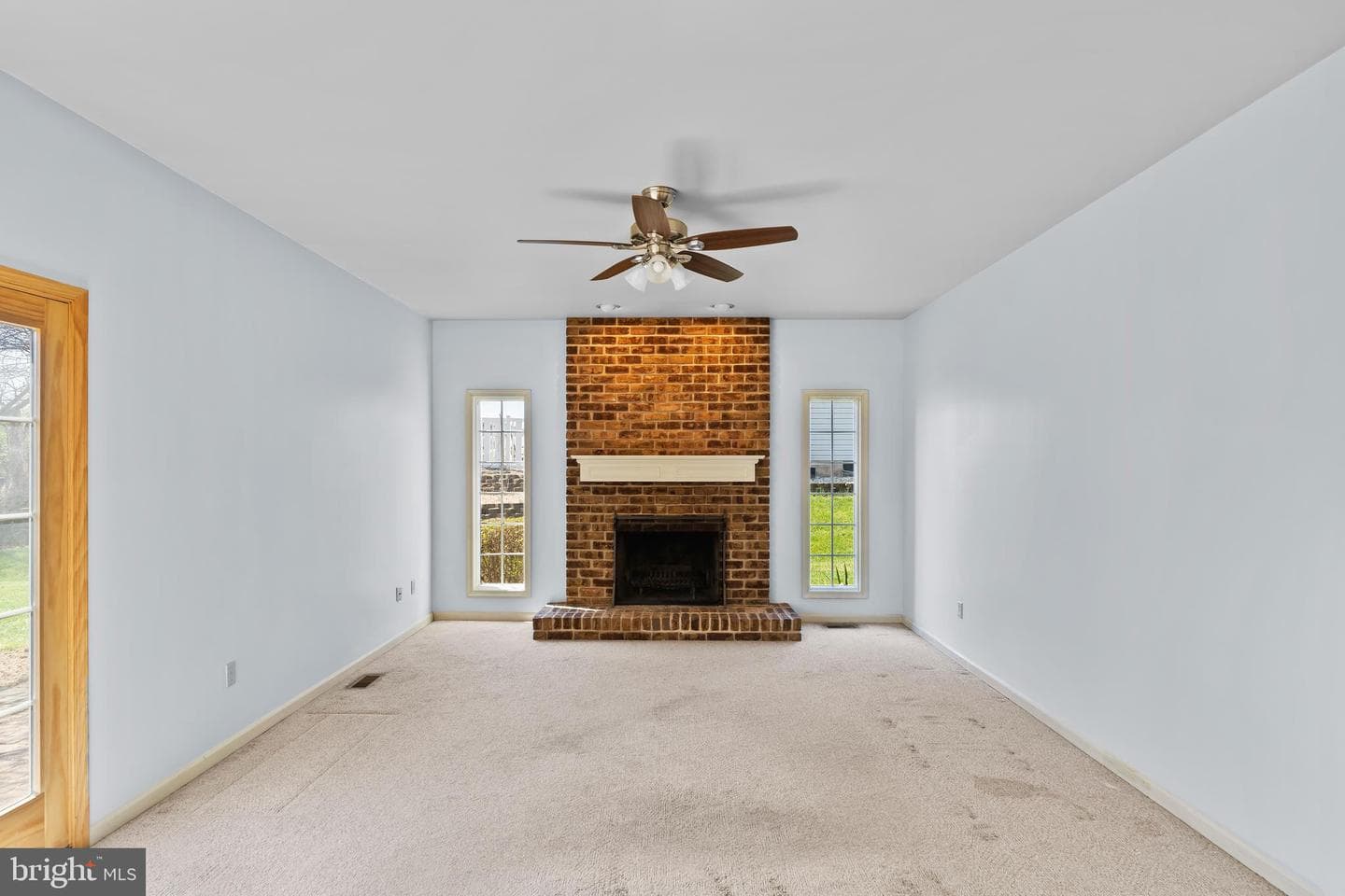914 Maplewood Lane photo 8