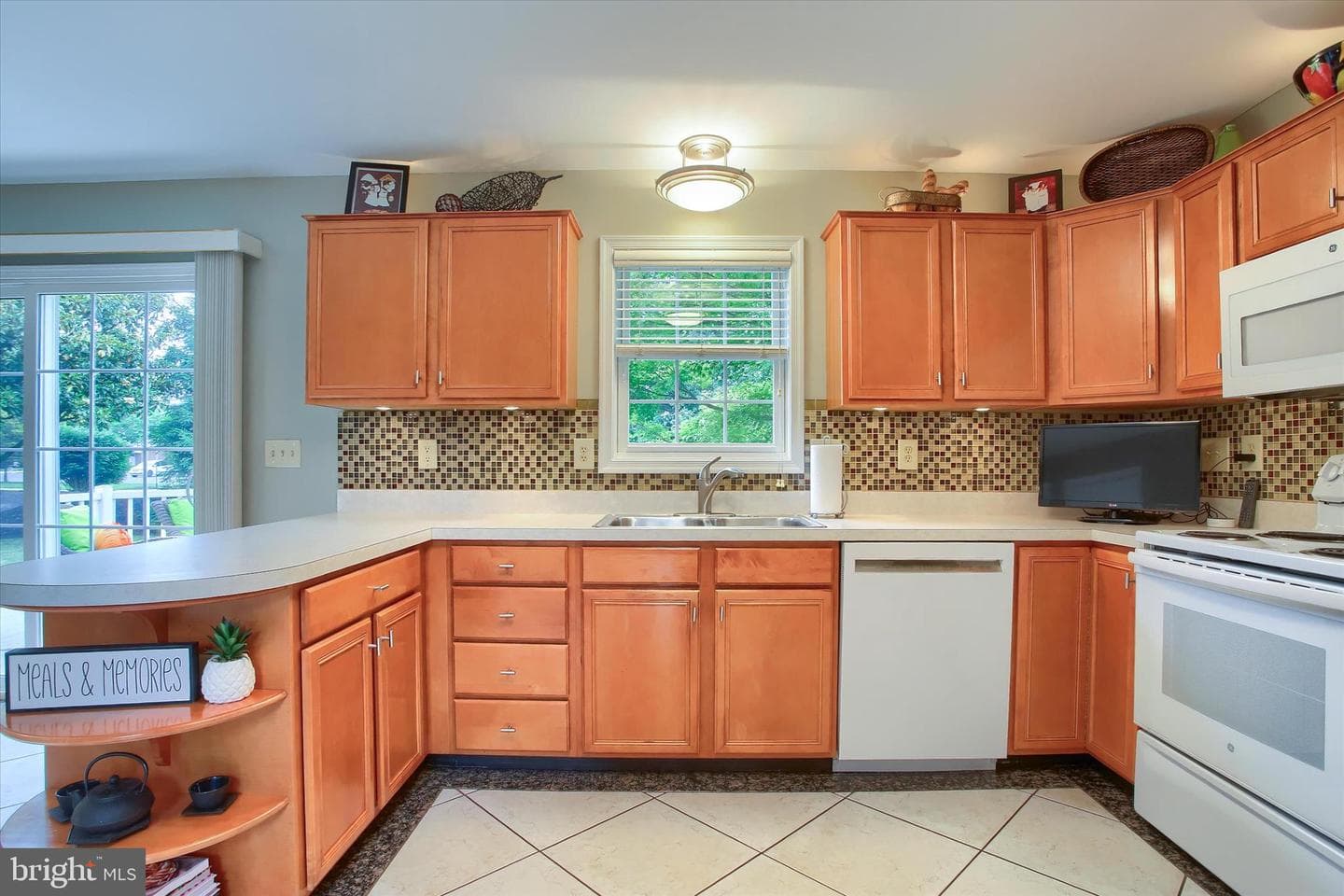 5425 Barbara Drive photo 17