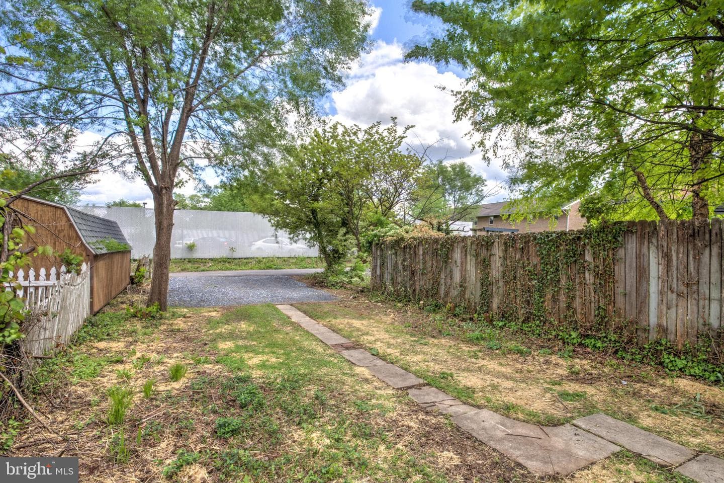 225 N College Street photo 32