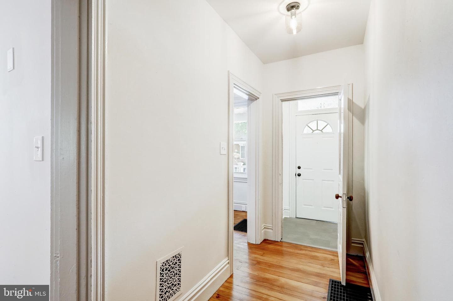 225 N College Street photo 6