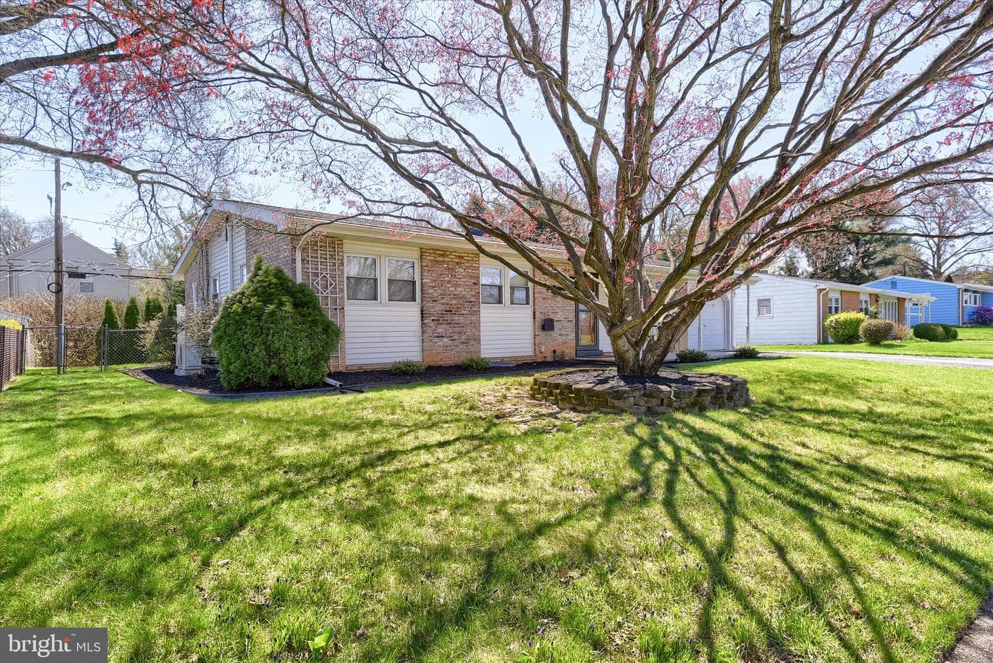 5202 Royal Drive photo 3