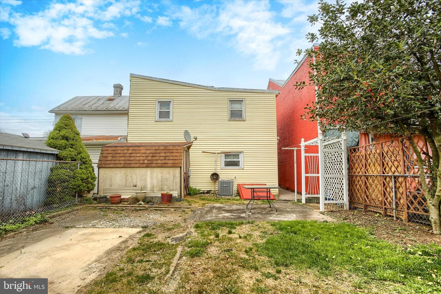 430 N East Street photo 28