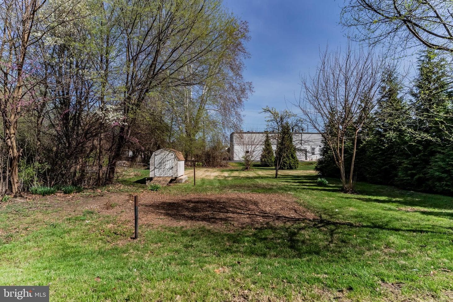 251 E Pomfret Street photo 6