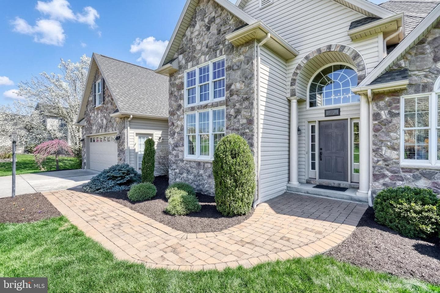 830 Sawgrass Lane photo 4