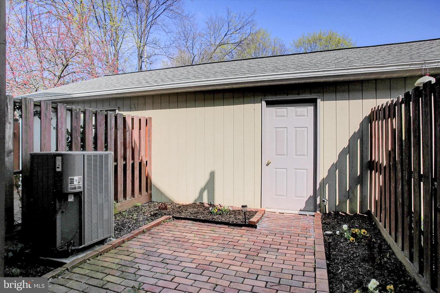 483 Delancey Court photo 23