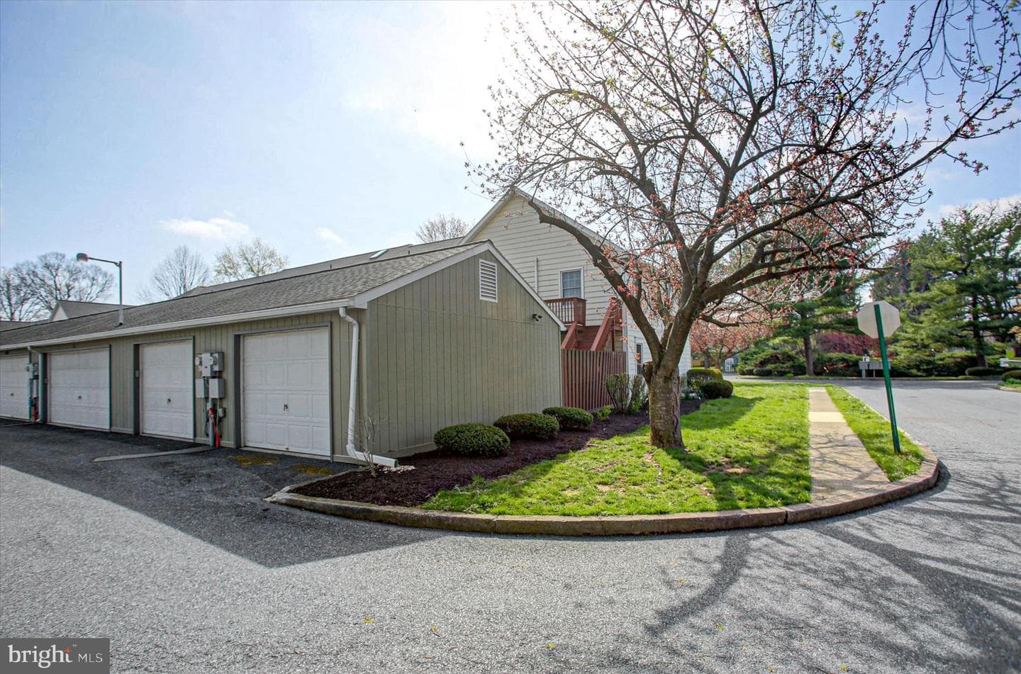 483 Delancey Court photo 4