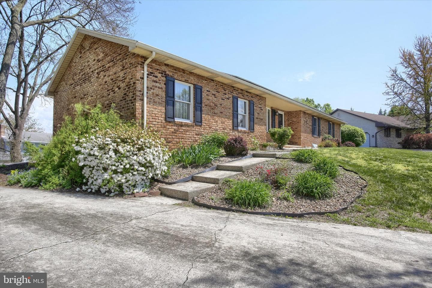 313 Croghan Drive photo 1