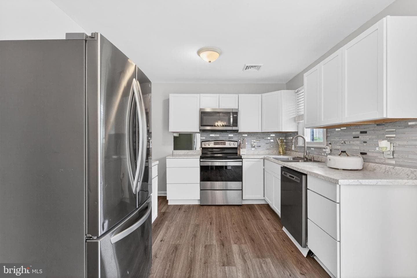 12 White Birch Avenue photo 8