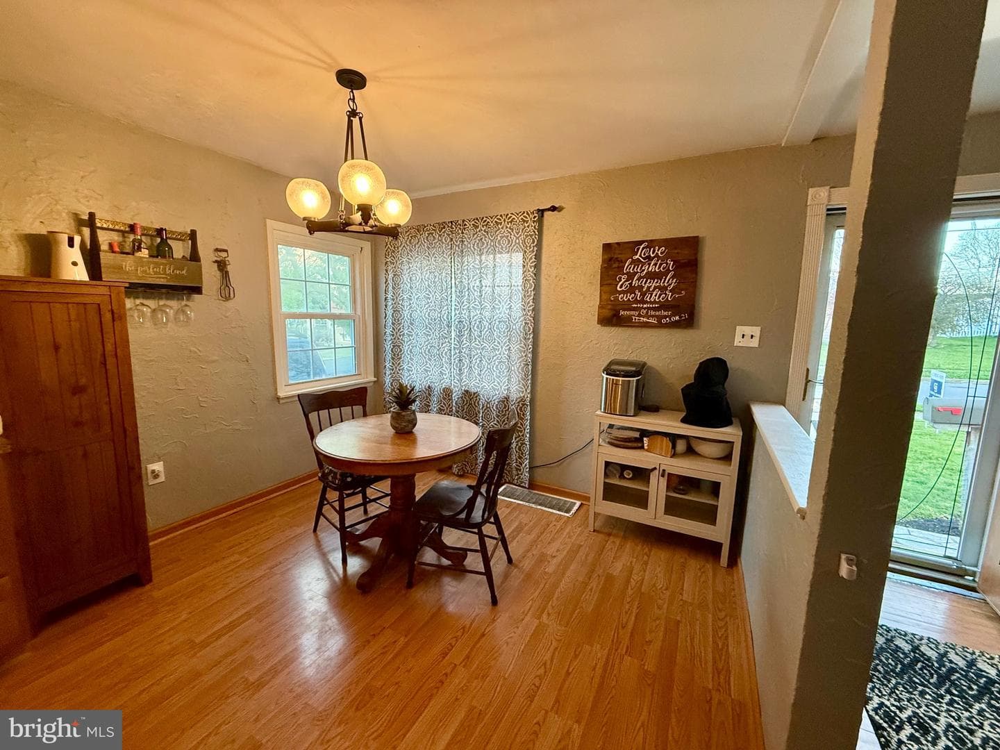 1294 Warwick Road photo 6