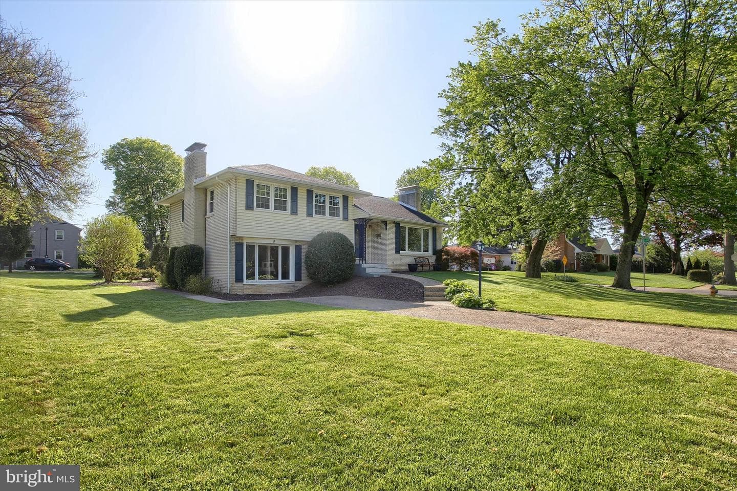 25 Oak Avenue photo 3