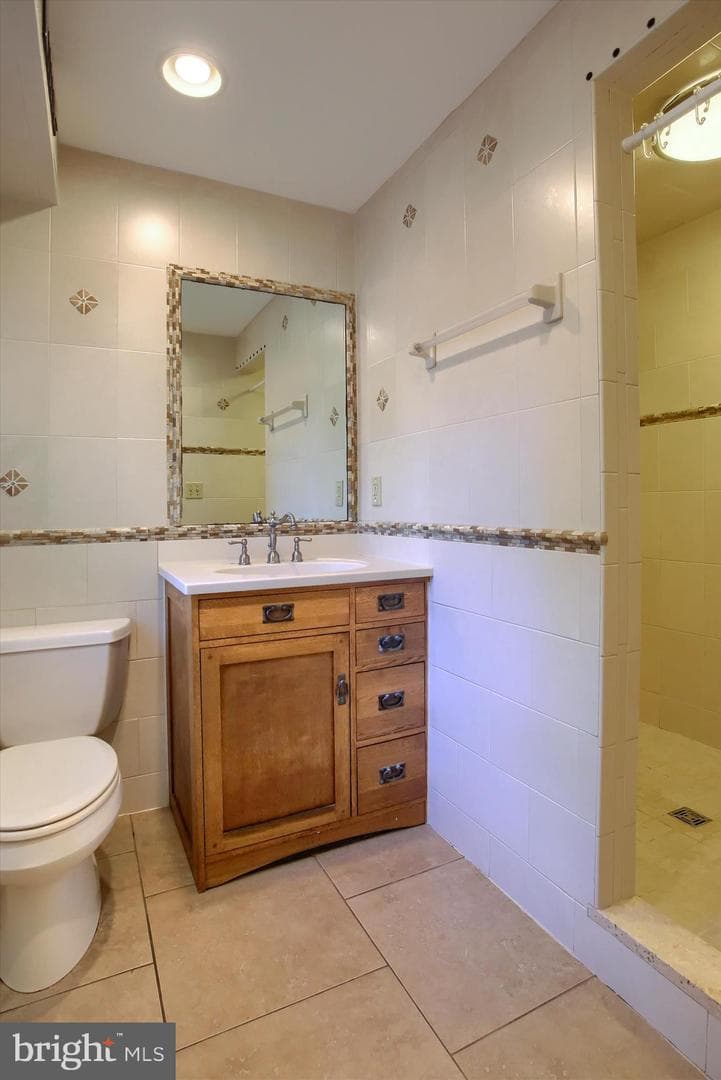 25 Oak Avenue photo 36