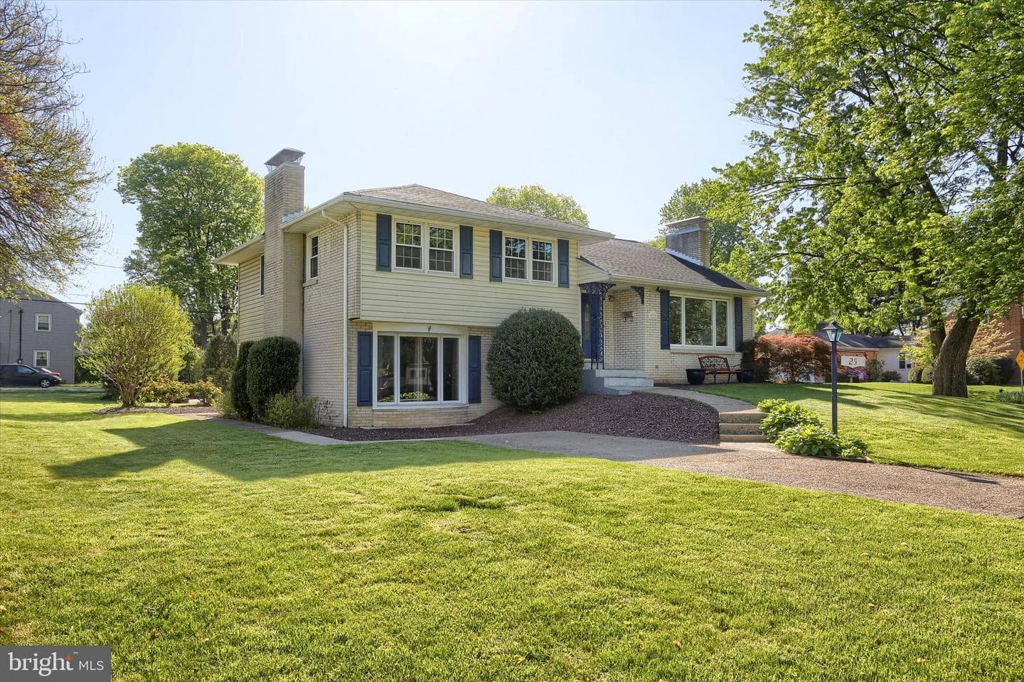 25 Oak Avenue photo 4