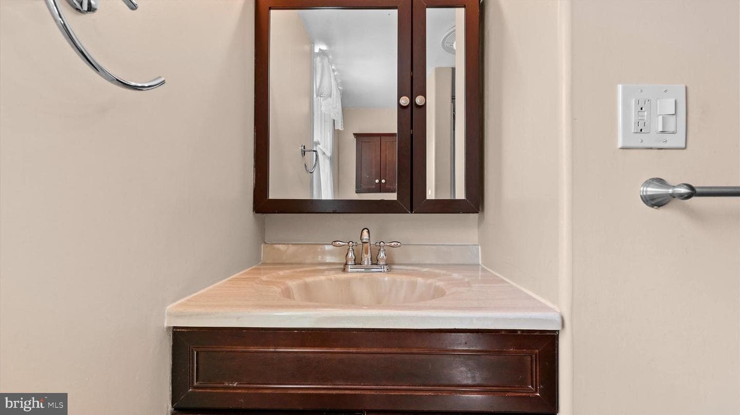 20 Kensington Drive photo 22