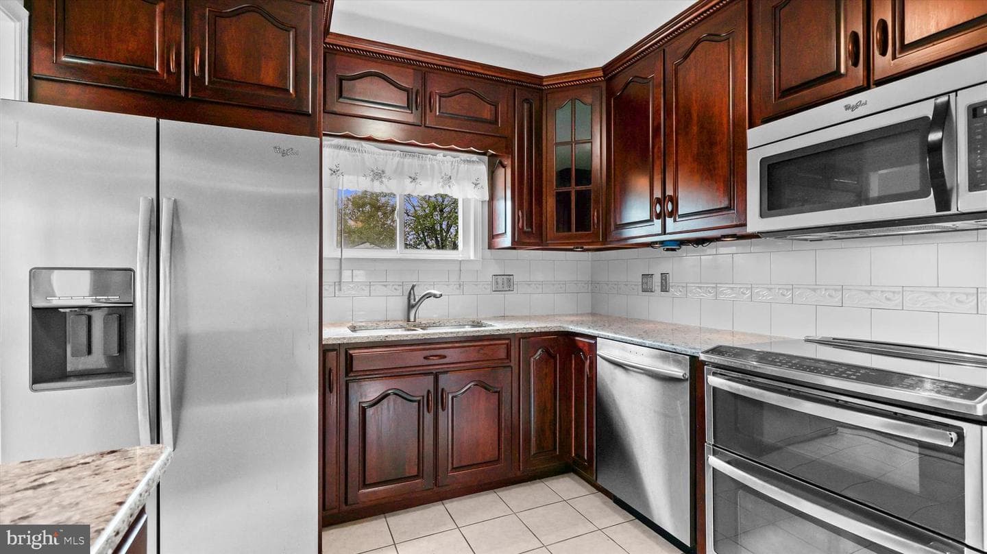 20 Kensington Drive photo 4