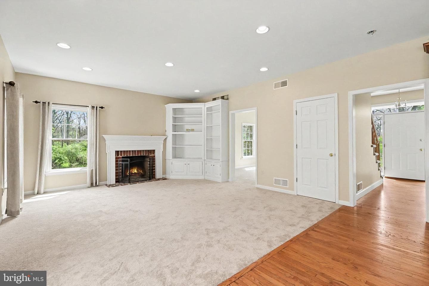 14 Royal Drive photo 4