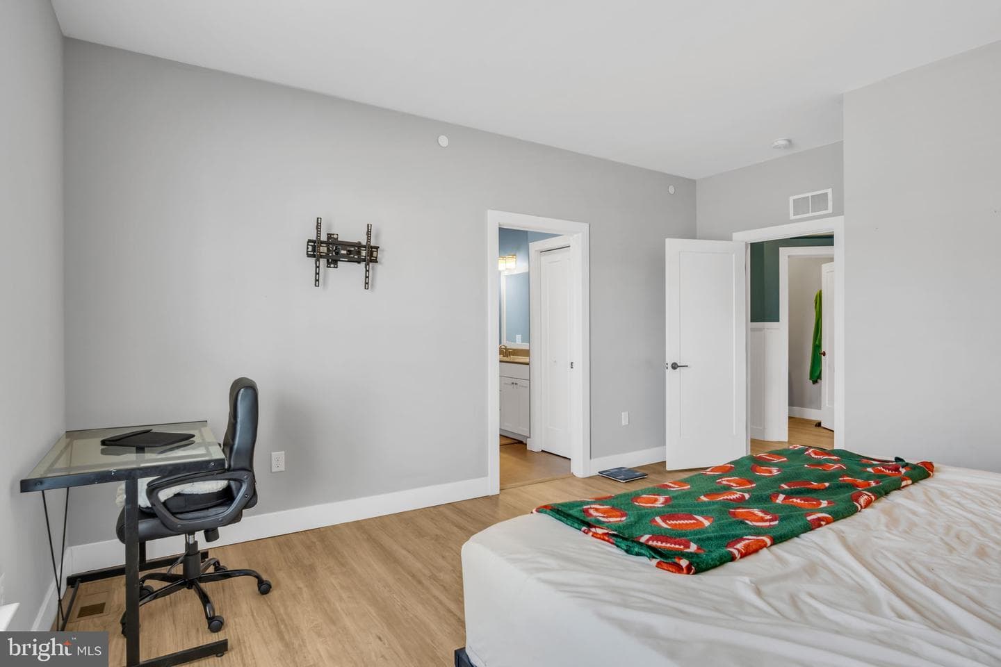 215 Estate Drive photo 12