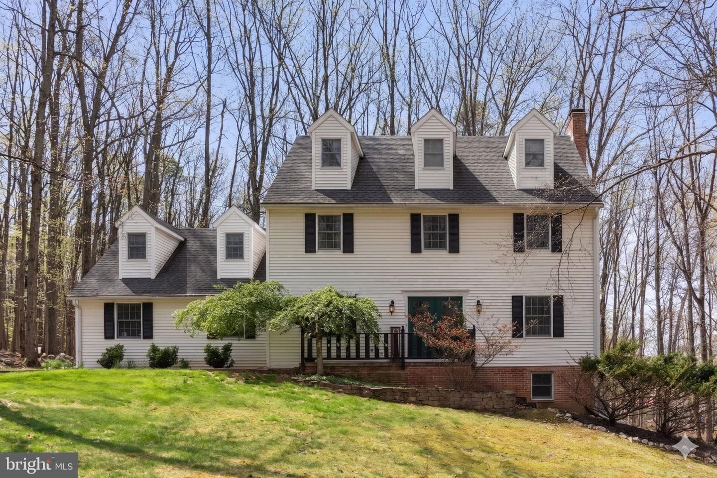 662 Shannon Road photo 1